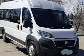 Перевозка людей на микроавтобусе Volkswagen каравела 2012 Степь