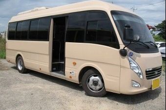 Перевозка людей на автобусе Hyundai Aerotown