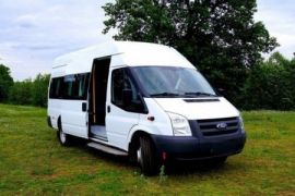 Перевозка людей на микроавтобусе Toyota Hiace Кыра